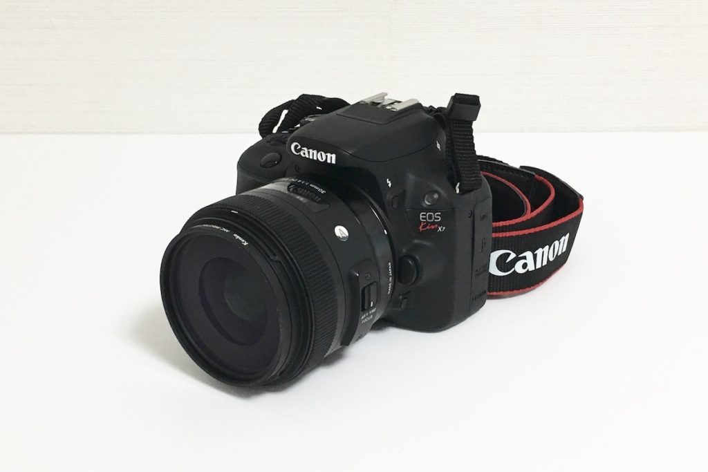 Eos kiss x6i と シグマ 30mm f1.4単焦点レンズセット - カメラ